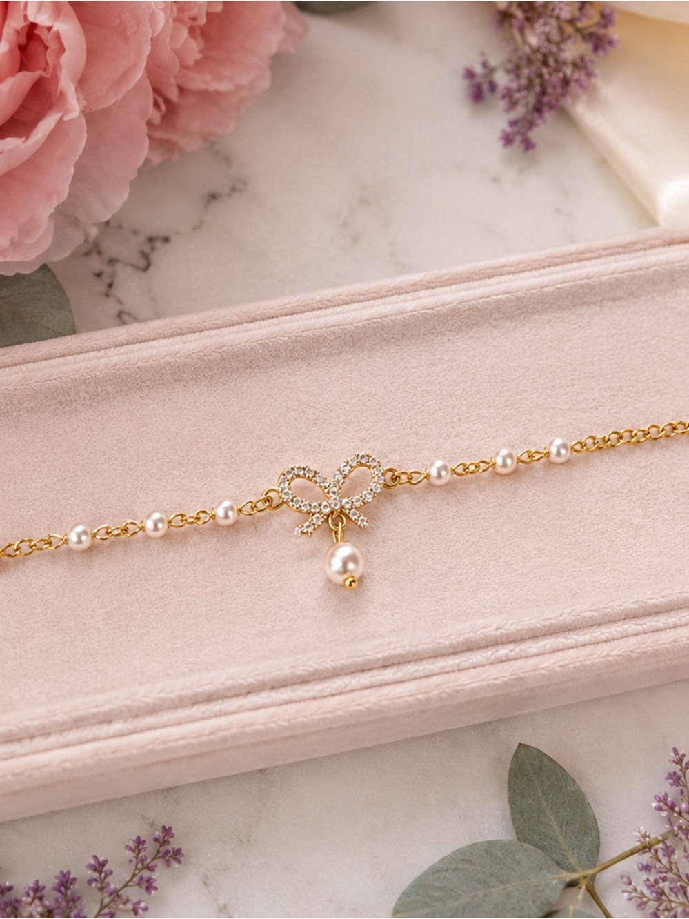 Elegant Pearl Bow Bracelet Rhinestone Gold Tone Romantic Feminine